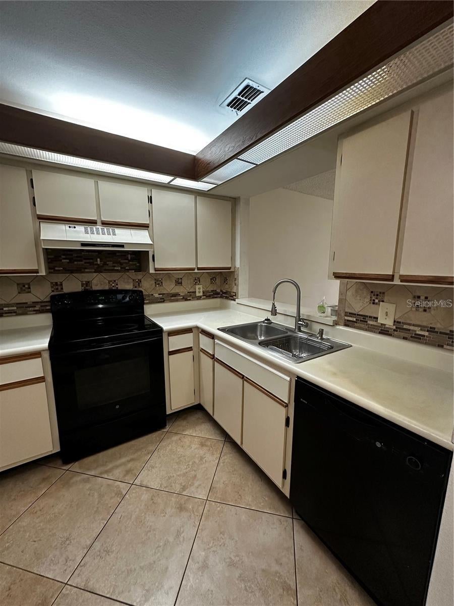 Photo of 3100 S Semoran Boulevard #11, Orlando, FL 32822 (MLS # O6422373)