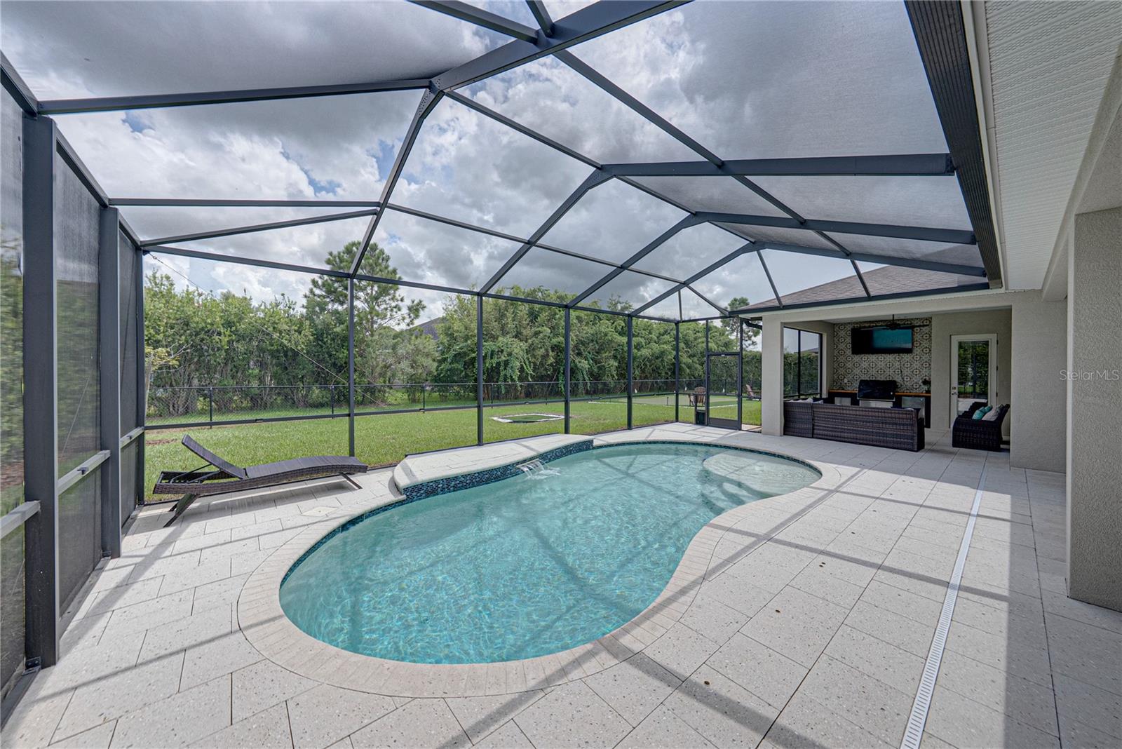 6530 EMERALD WOODS LANE