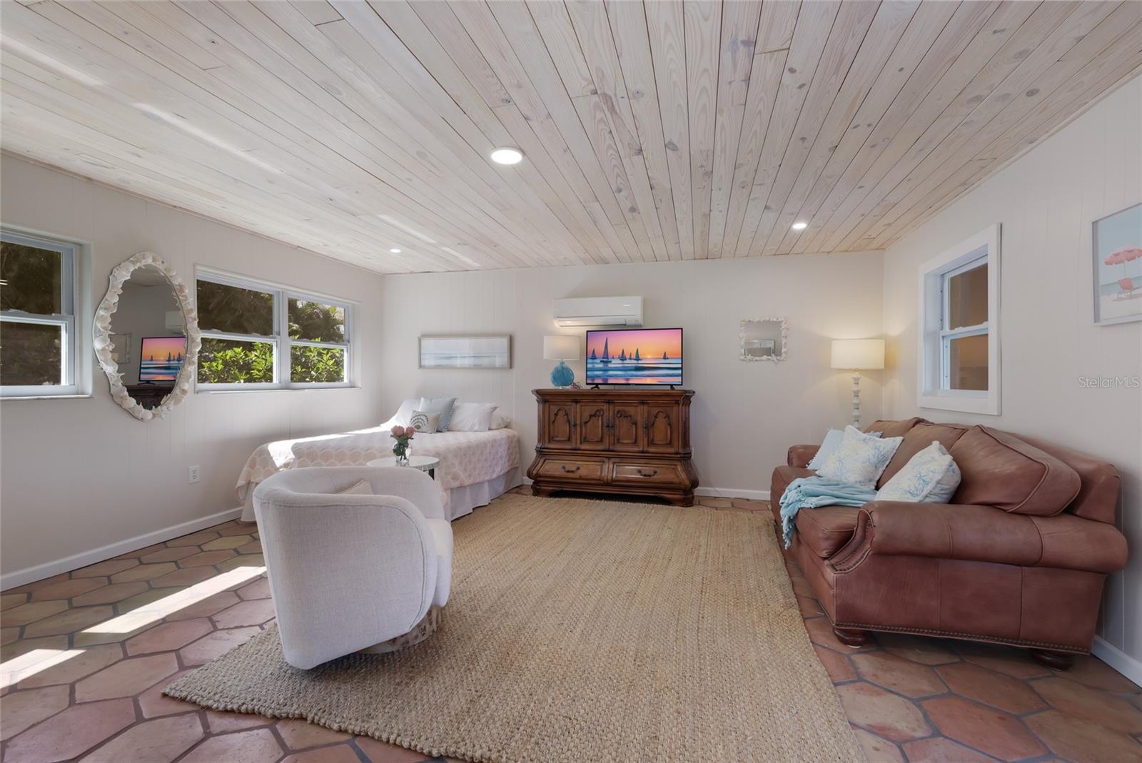 GOLF CLUB ESTATES - Residential