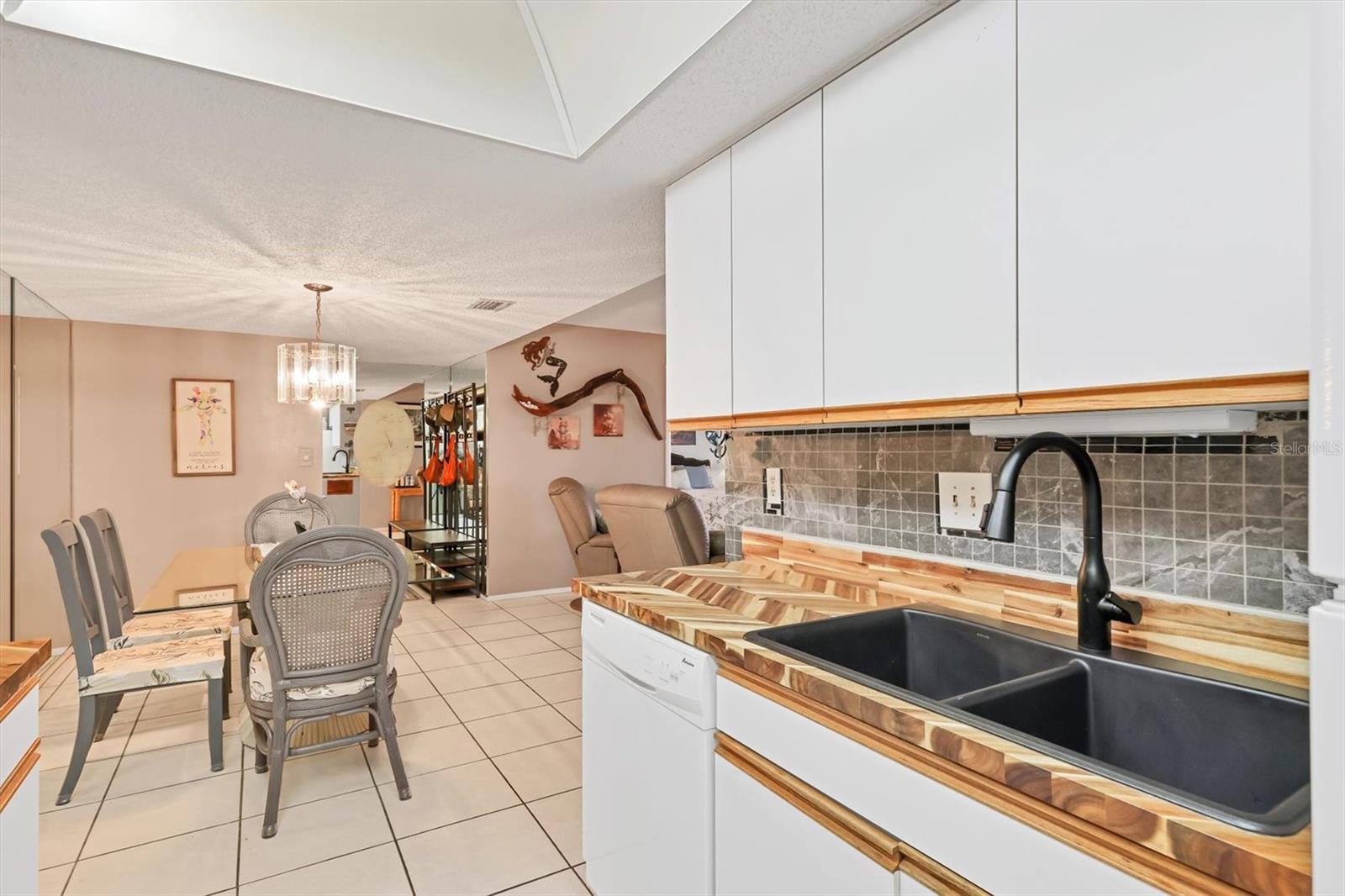 EL CONQUISTADOR VILLAGE 1 SEC 4 - Residential