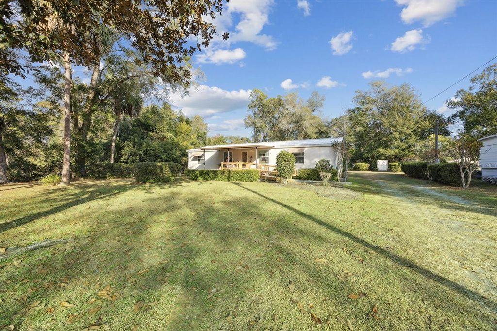 Photo of 100 Waterway Avenue, Satsuma, FL 32189 (MLS # GC537787)