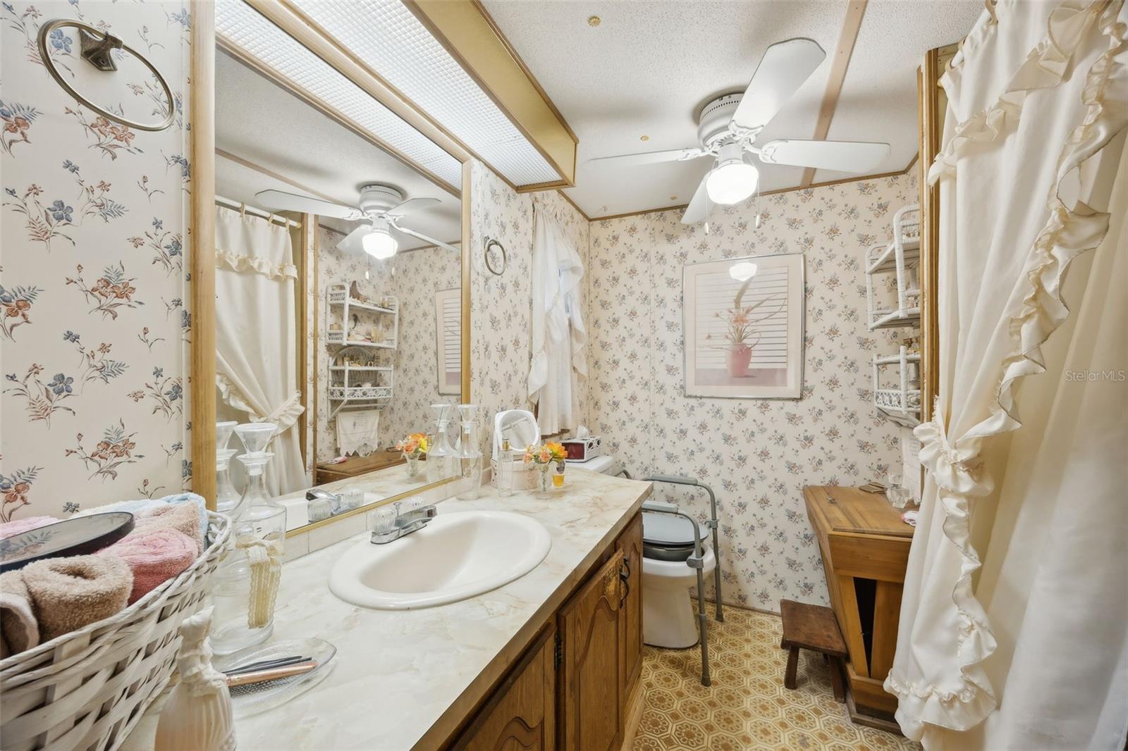 ST JOHNS RIVERSIDE ESTATES RIVEROAKS SEC 1ST ADD - Residential