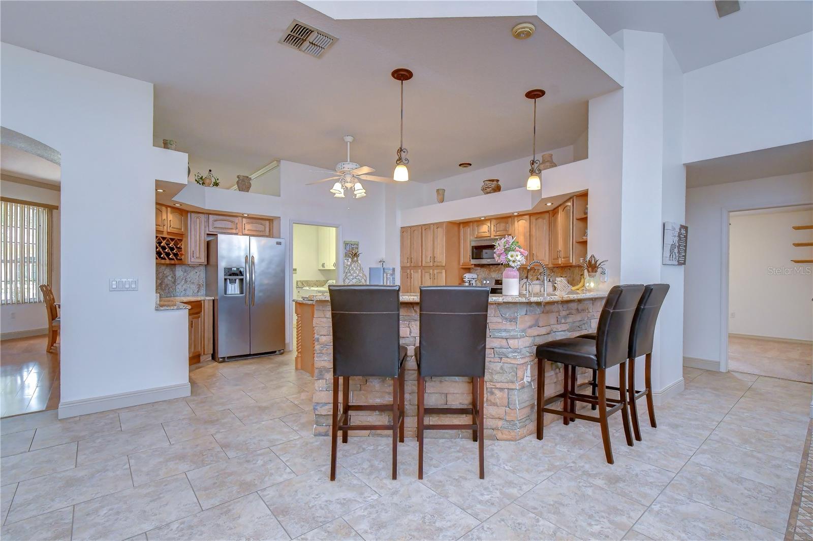 RIVER HILLS COUNTRY CLUB PH - Residential