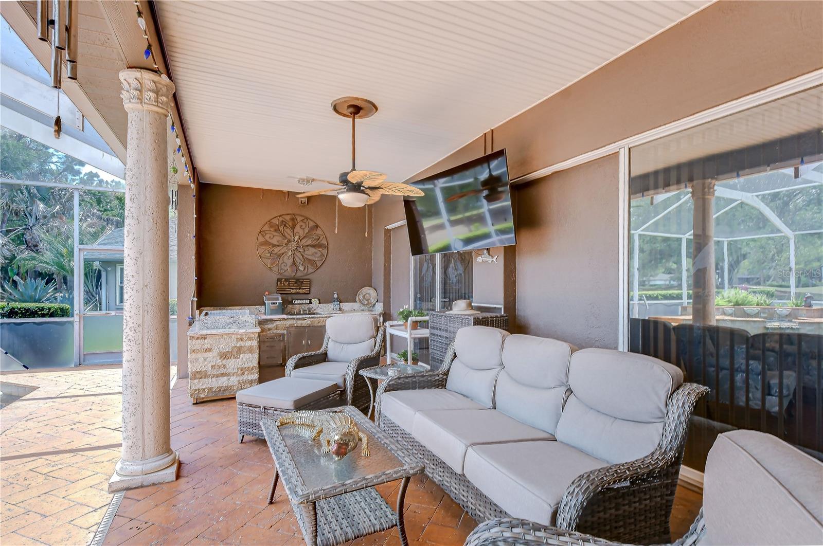 RIVER HILLS COUNTRY CLUB PH - Residential