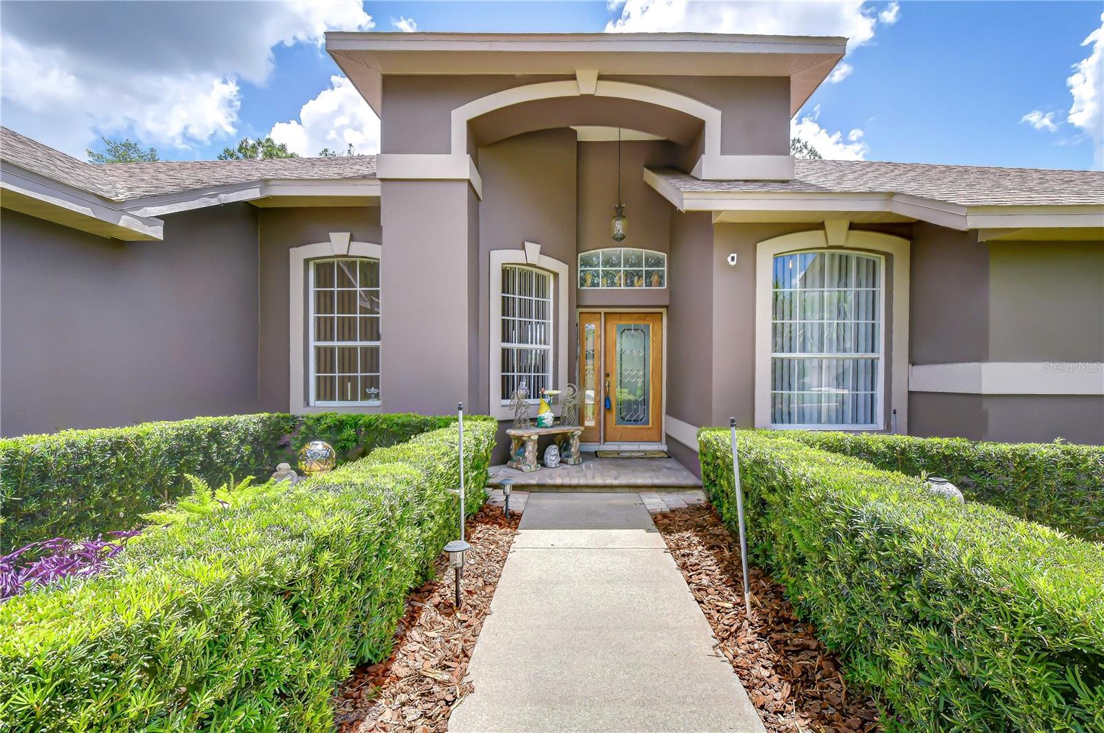 RIVER HILLS COUNTRY CLUB PH - Residential