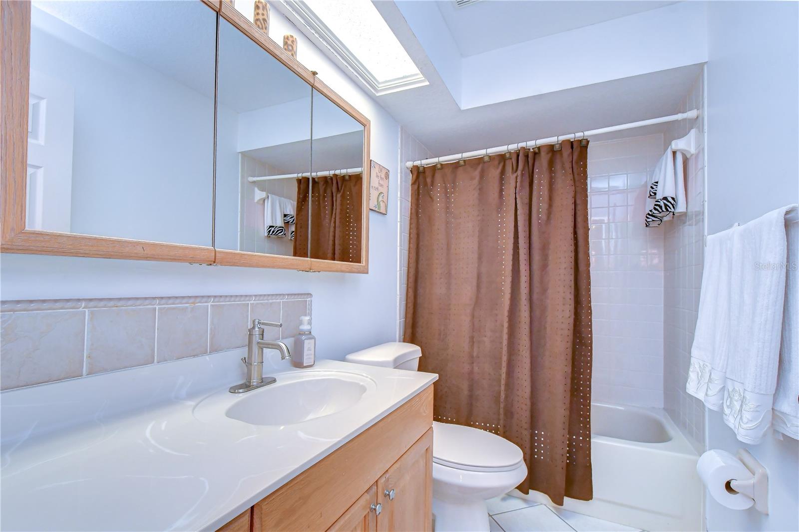 RIVER HILLS COUNTRY CLUB PH - Residential