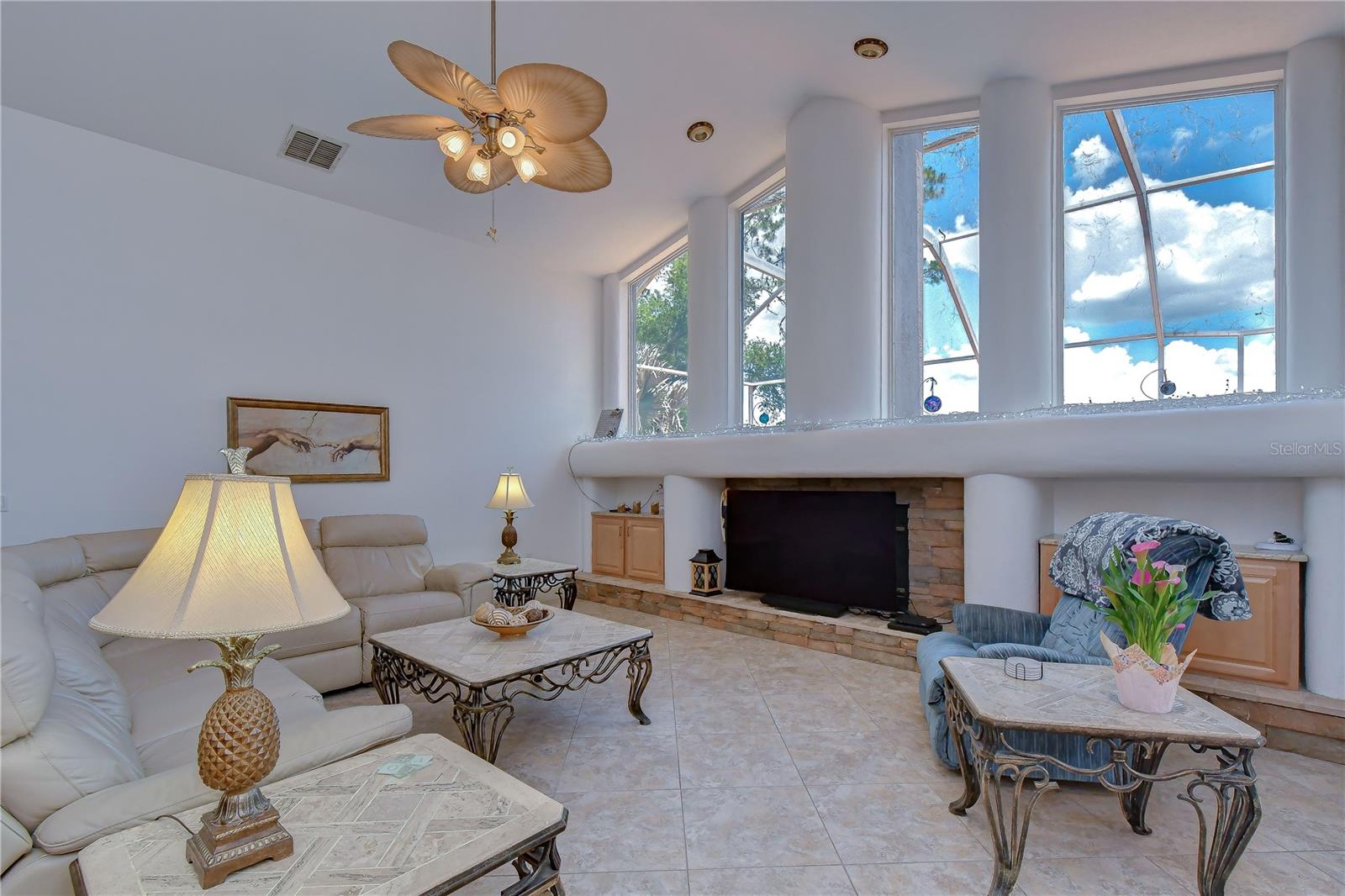 RIVER HILLS COUNTRY CLUB PH - Residential