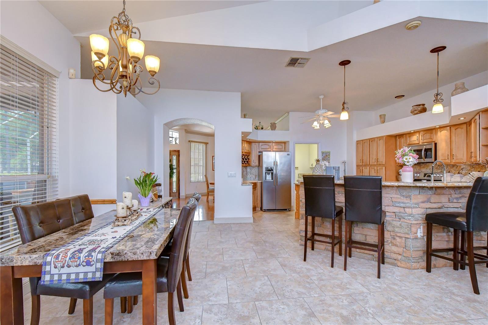 RIVER HILLS COUNTRY CLUB PH - Residential