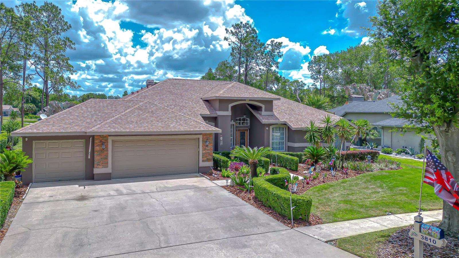 RIVER HILLS COUNTRY CLUB PH - Residential