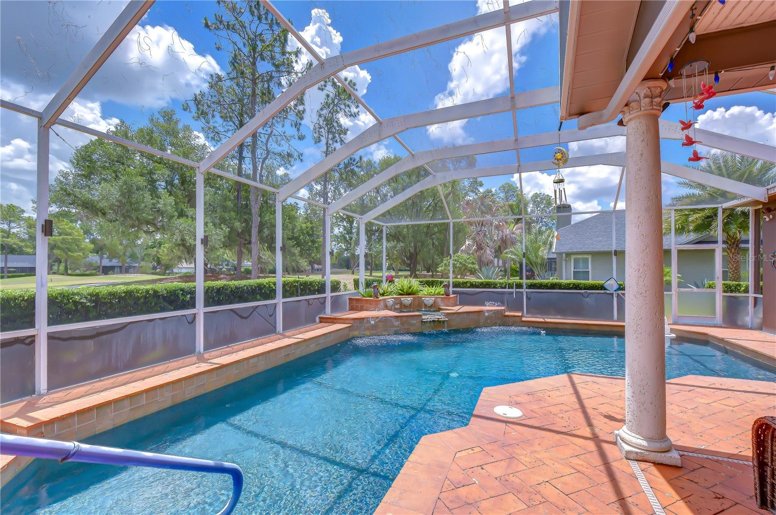 RIVER HILLS COUNTRY CLUB PH - Residential