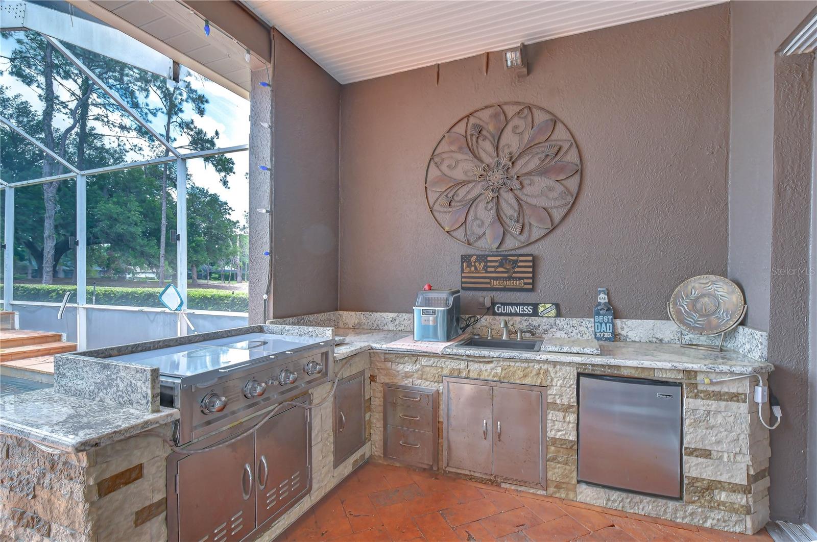 RIVER HILLS COUNTRY CLUB PH - Residential