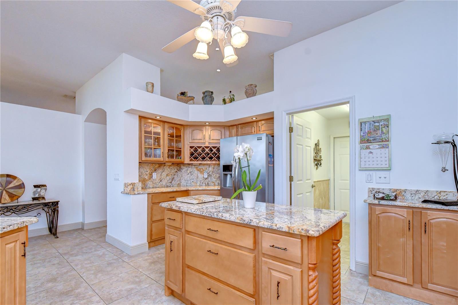 RIVER HILLS COUNTRY CLUB PH - Residential