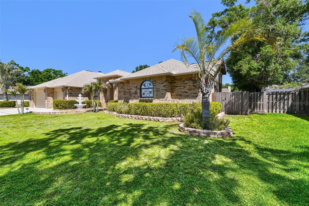 Photo of 2914 Timber Knoll Drive, Valrico, FL 33596 (MLS # TB8377329)