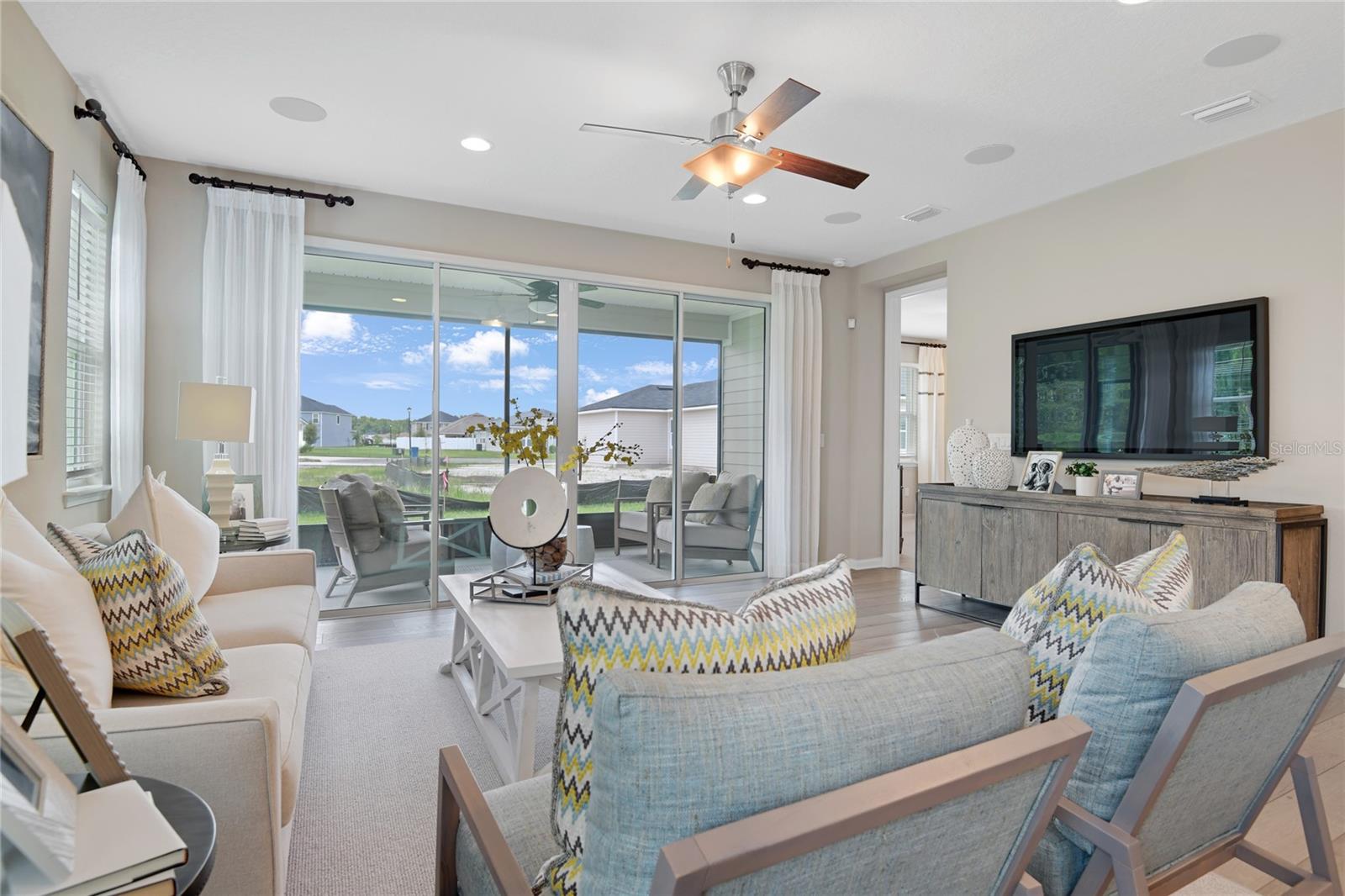 SEMINOLE PALMS - Residential