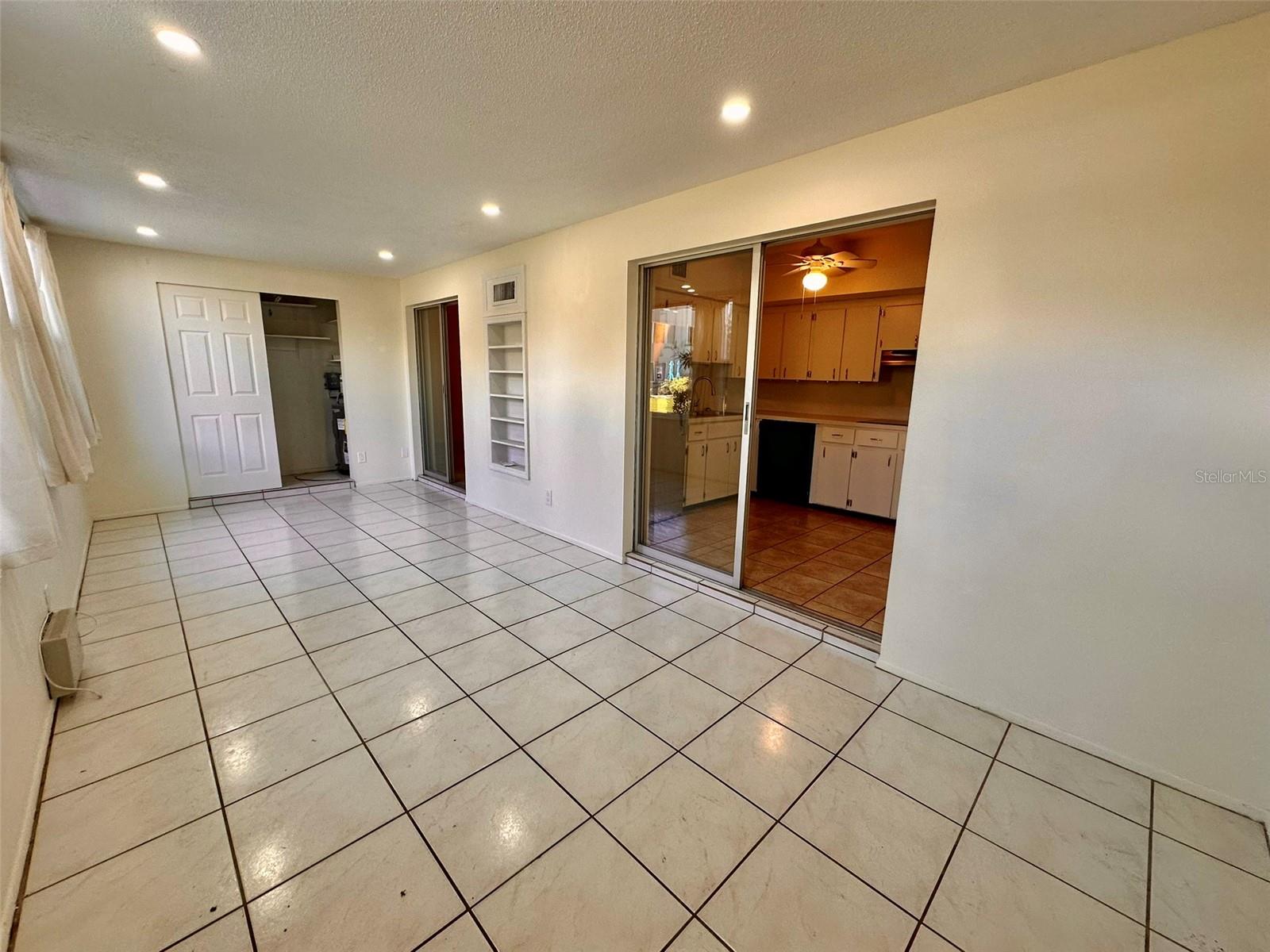 ON TOP OF THE WORLD - Residential