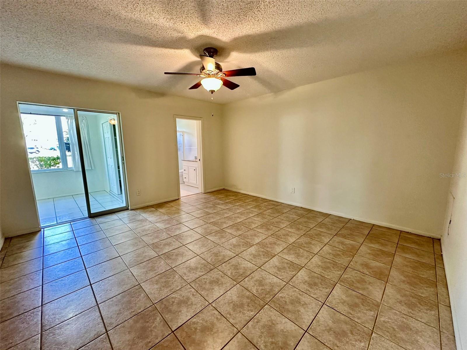 ON TOP OF THE WORLD - Residential