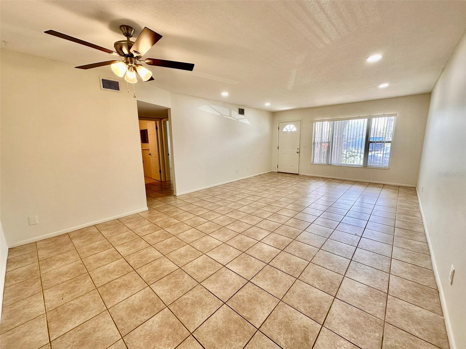 ON TOP OF THE WORLD - Residential