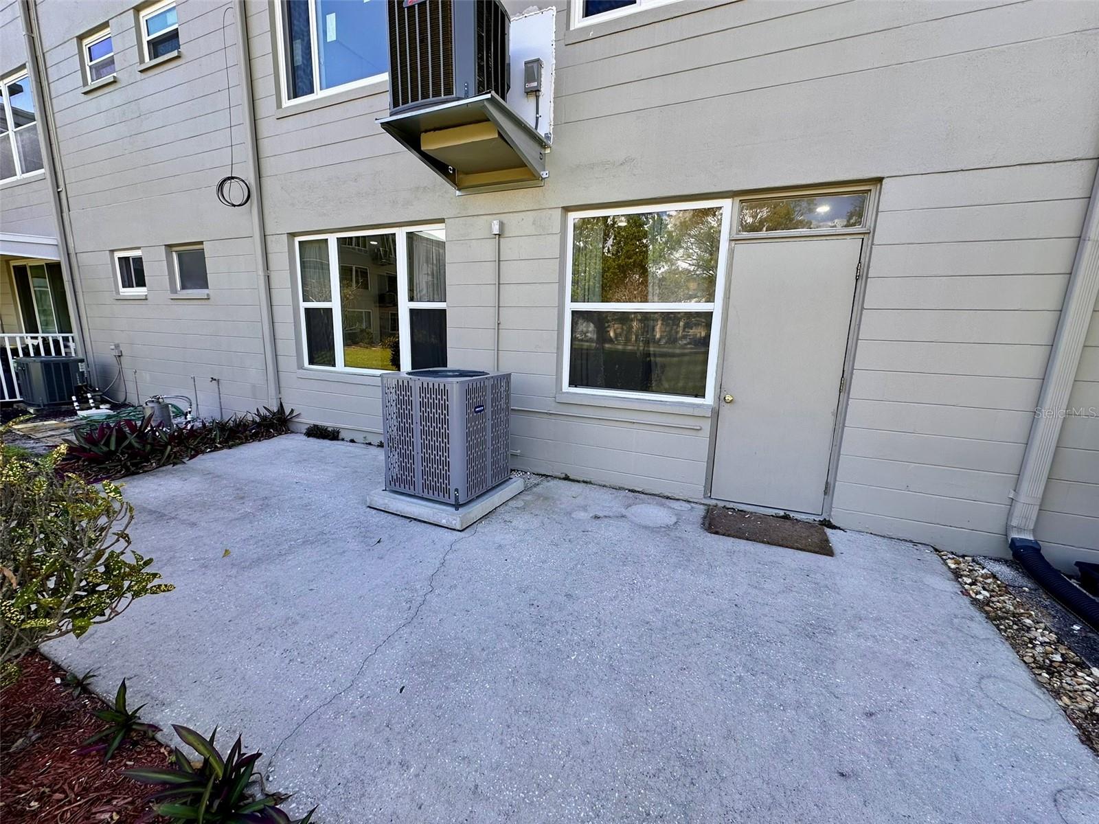 ON TOP OF THE WORLD - Residential