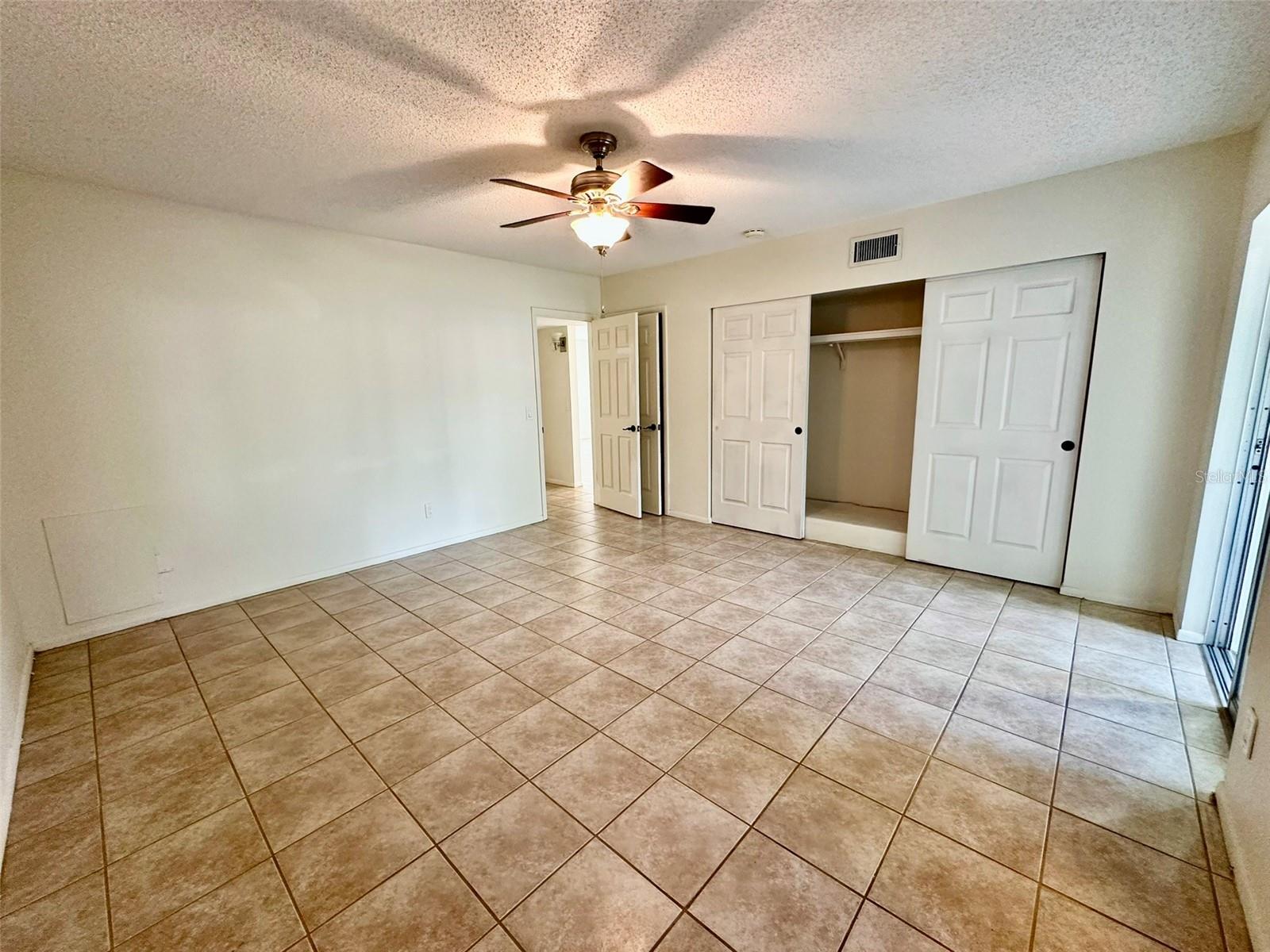 ON TOP OF THE WORLD - Residential