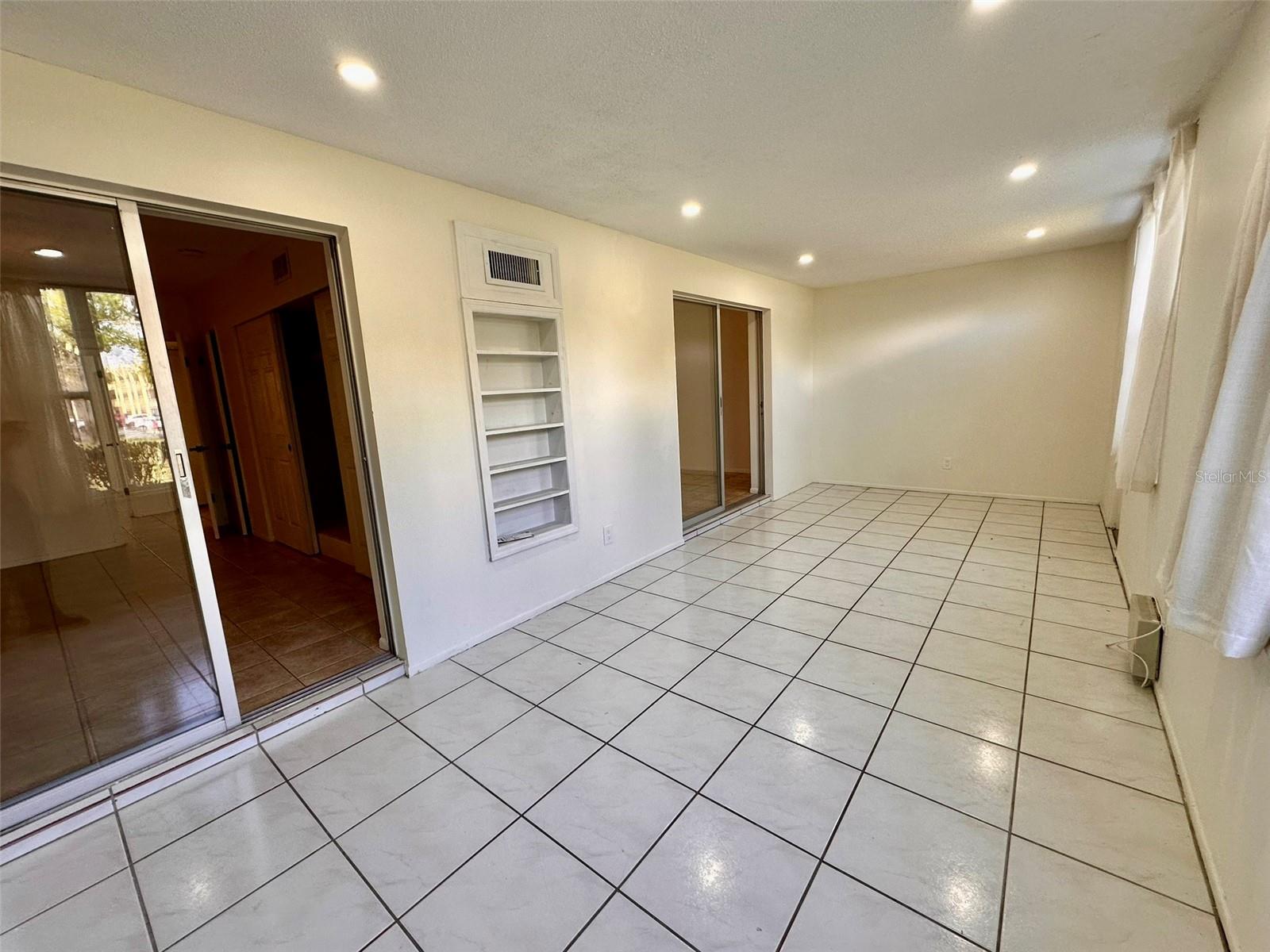 ON TOP OF THE WORLD - Residential