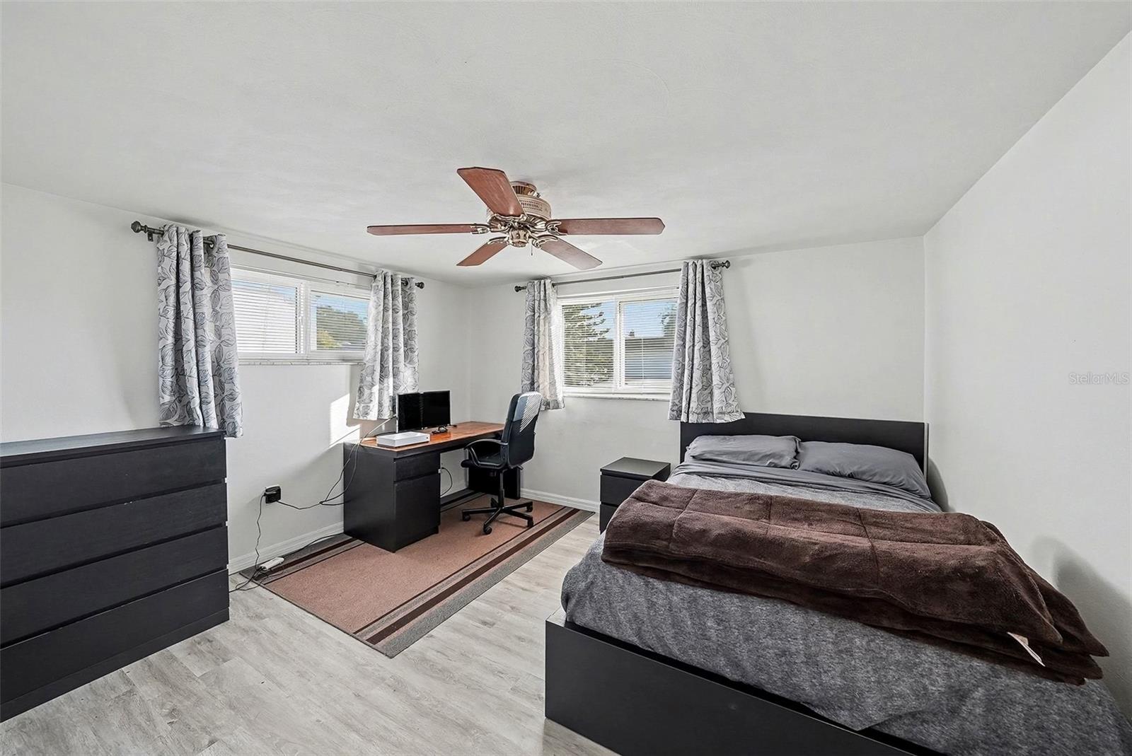 COLONIAL HILLS - Residential