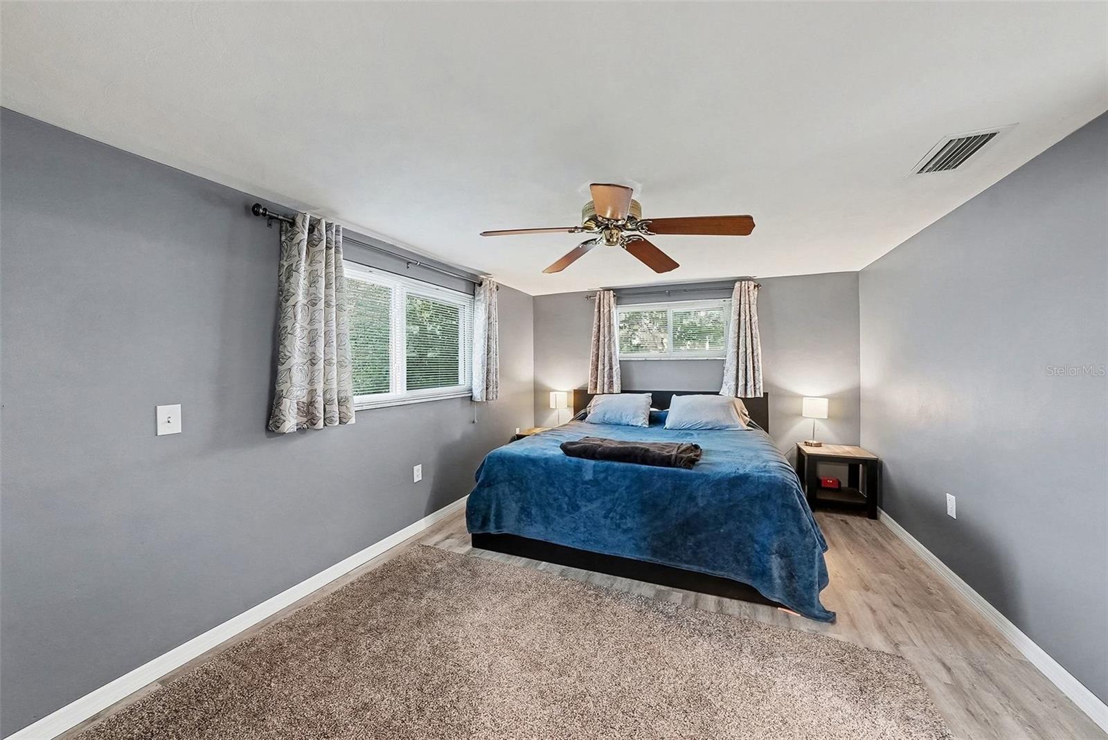 COLONIAL HILLS - Residential