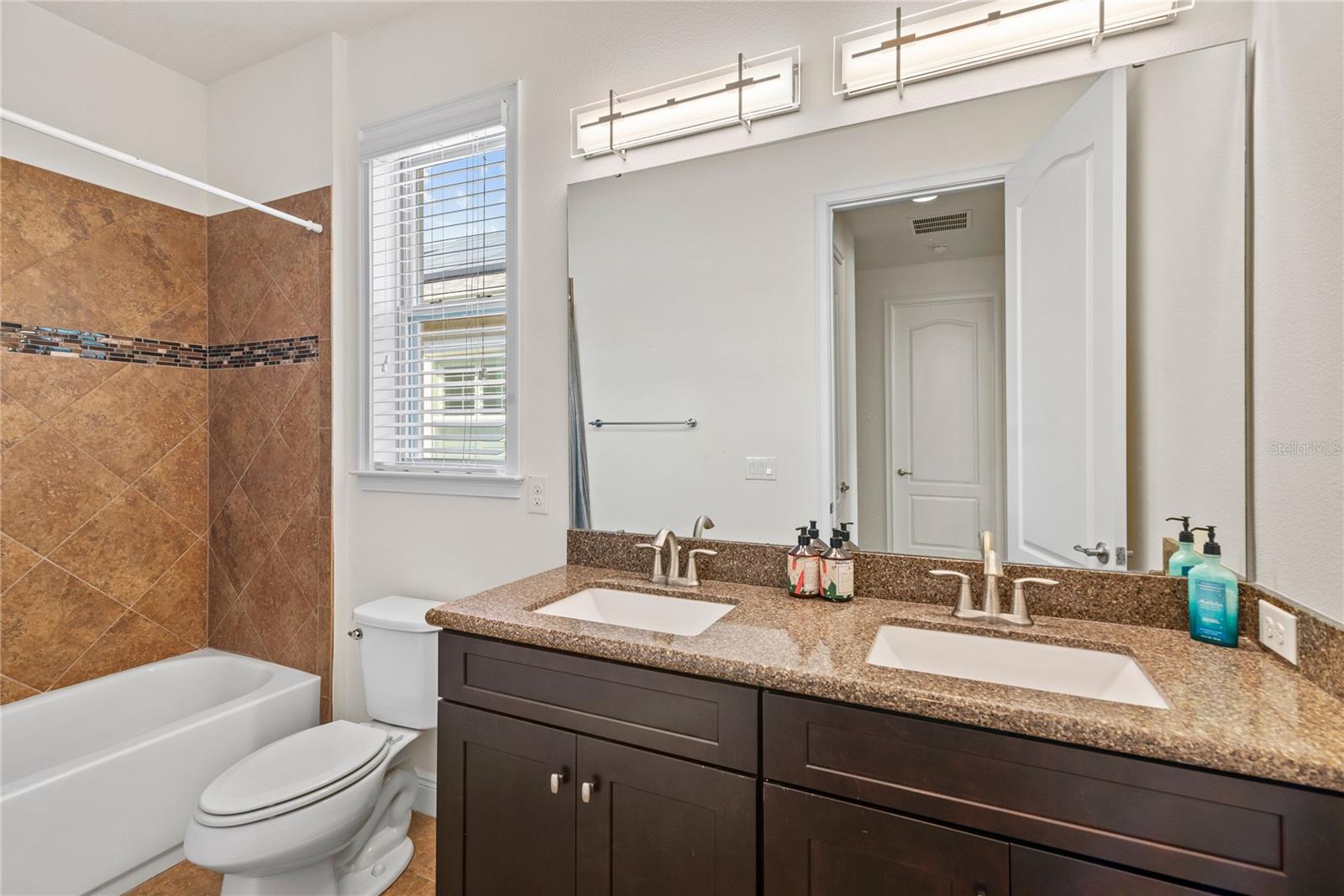 EDEN POINT - Residential