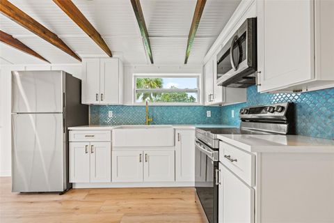 Tiny photo for 202 NE 2nd Avenue, Crystal River, FL 34429 (MLS # OM708725)