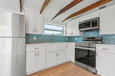 Tiny photo for 202 NE 2nd Avenue, Crystal River, FL 34429 (MLS # OM708725)