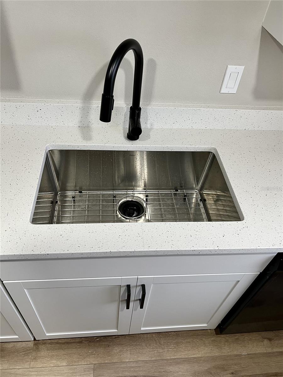 ROTONDA MANOR BLDG B - Residential Lease