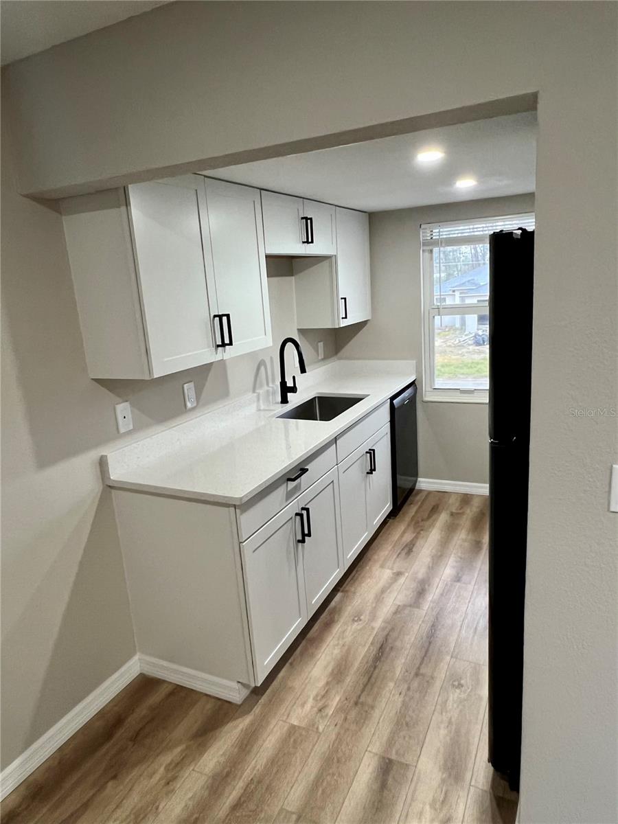 ROTONDA MANOR BLDG B - Residential Lease