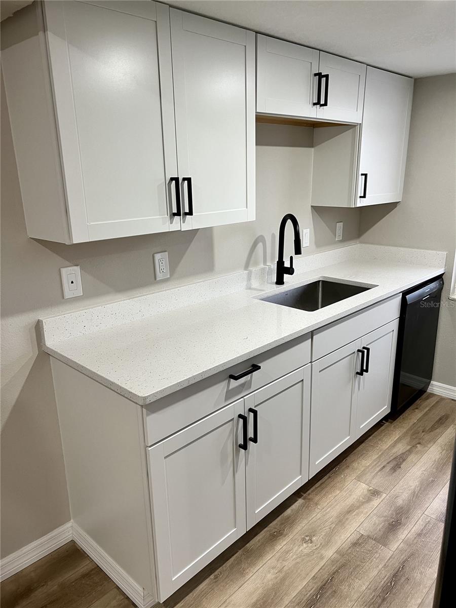 ROTONDA MANOR BLDG B - Residential Lease