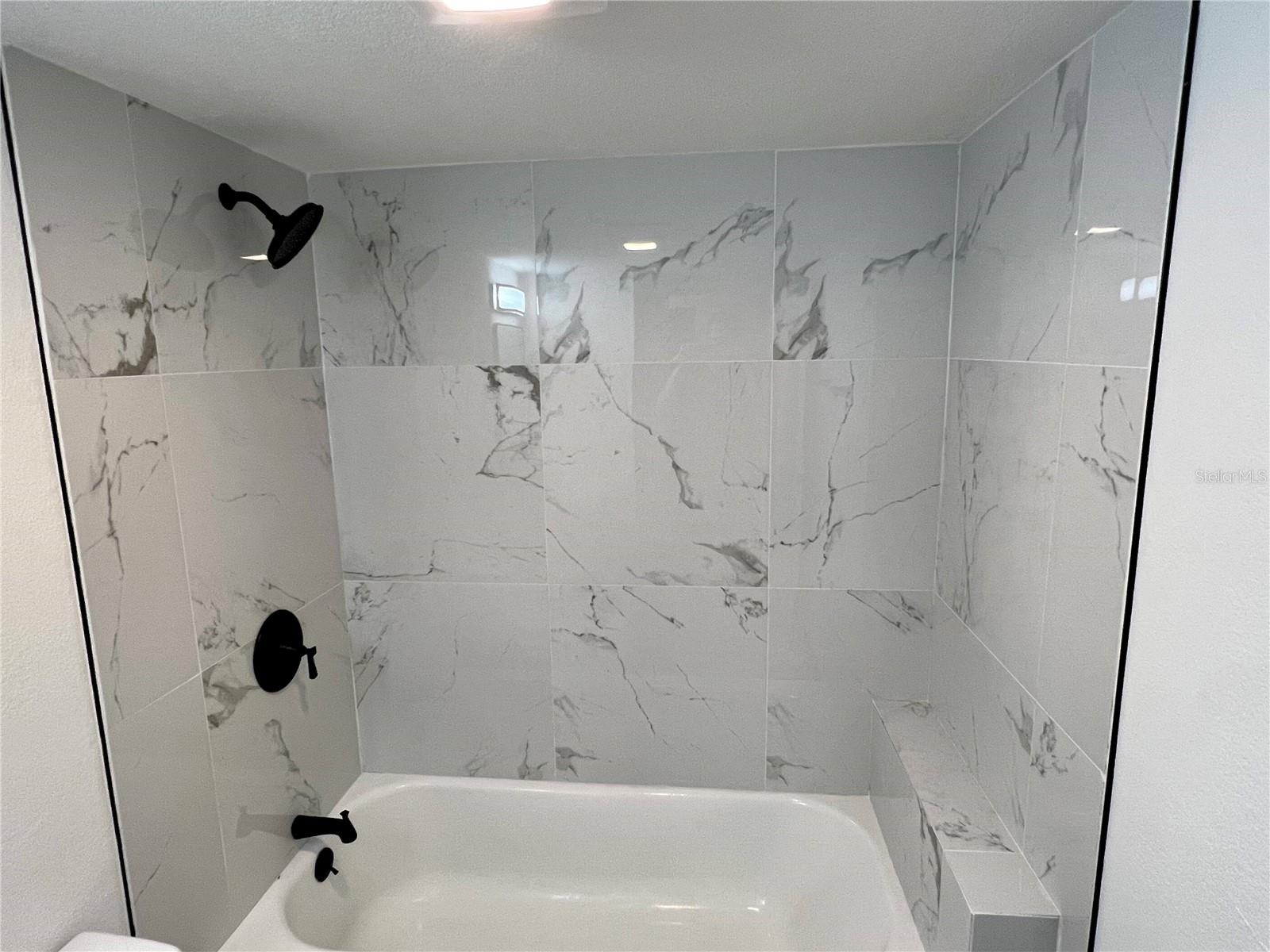 ROTONDA MANOR BLDG B - Residential Lease