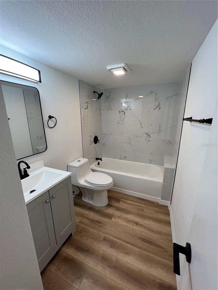 ROTONDA MANOR BLDG B - Residential Lease