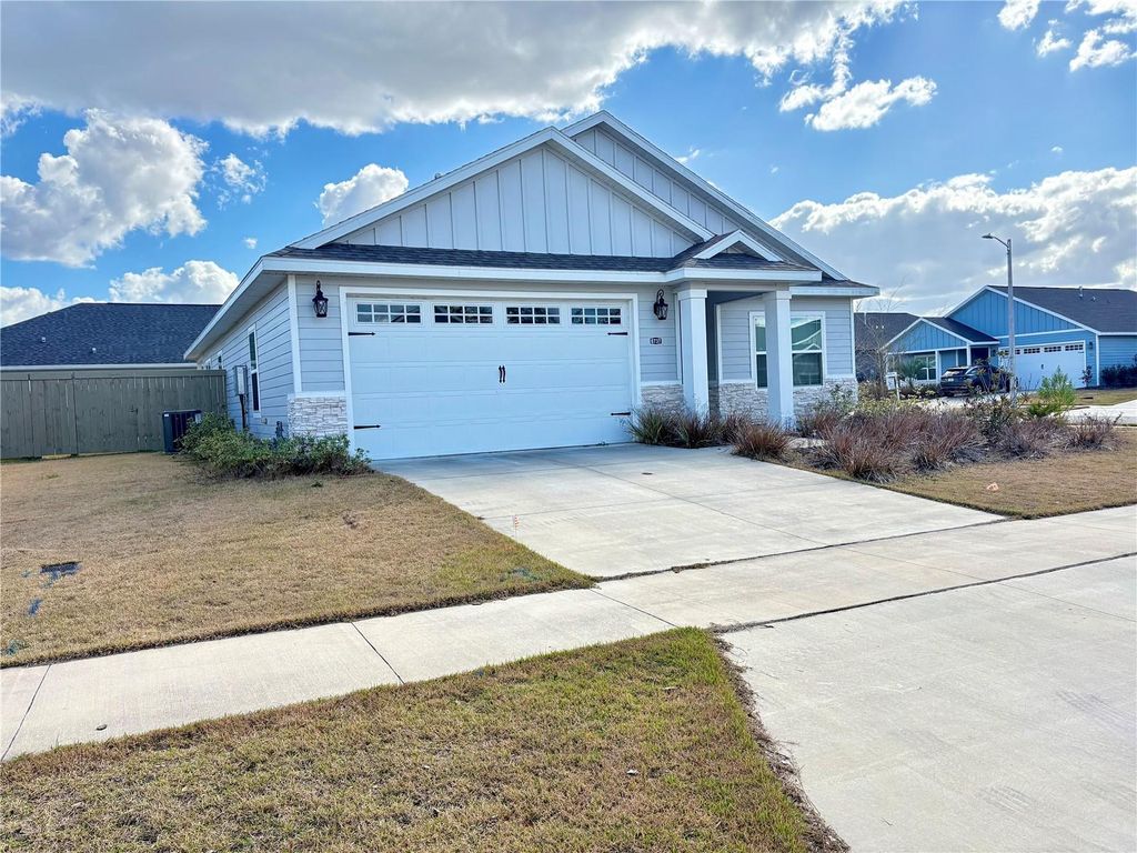 Photo of 6737 SW 13th Lane, Gainesville, FL 32607 (MLS # OM719944)