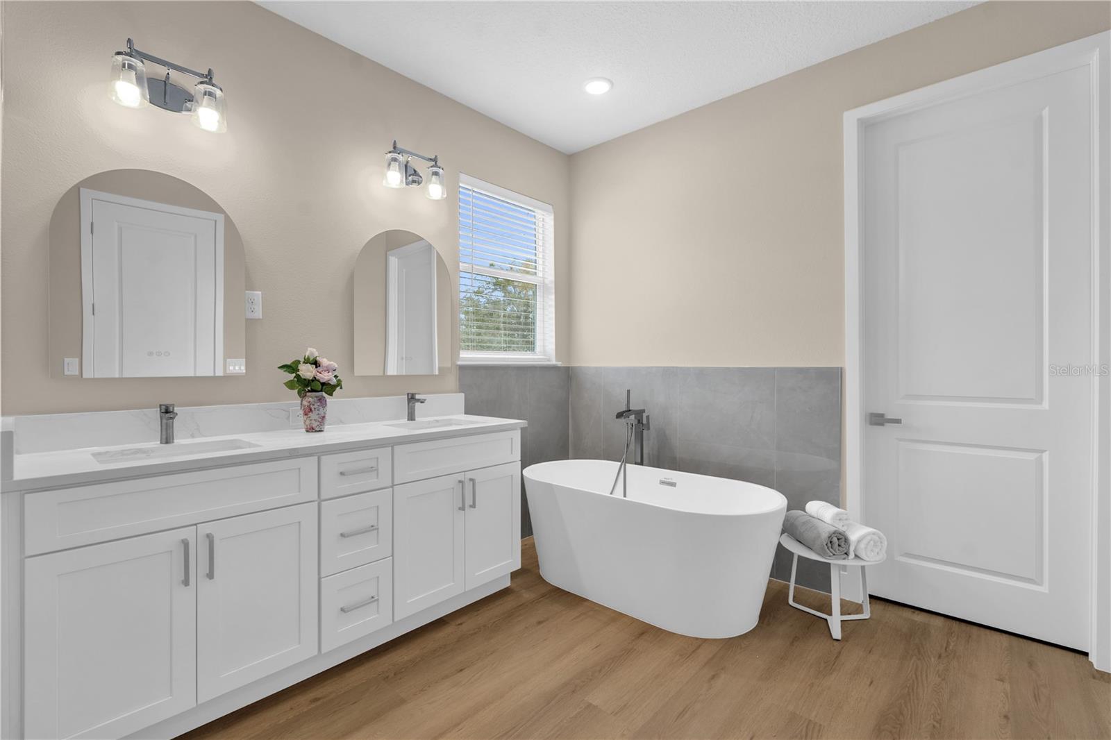 RESIDENCES AT WINTER HAVEN - Residential