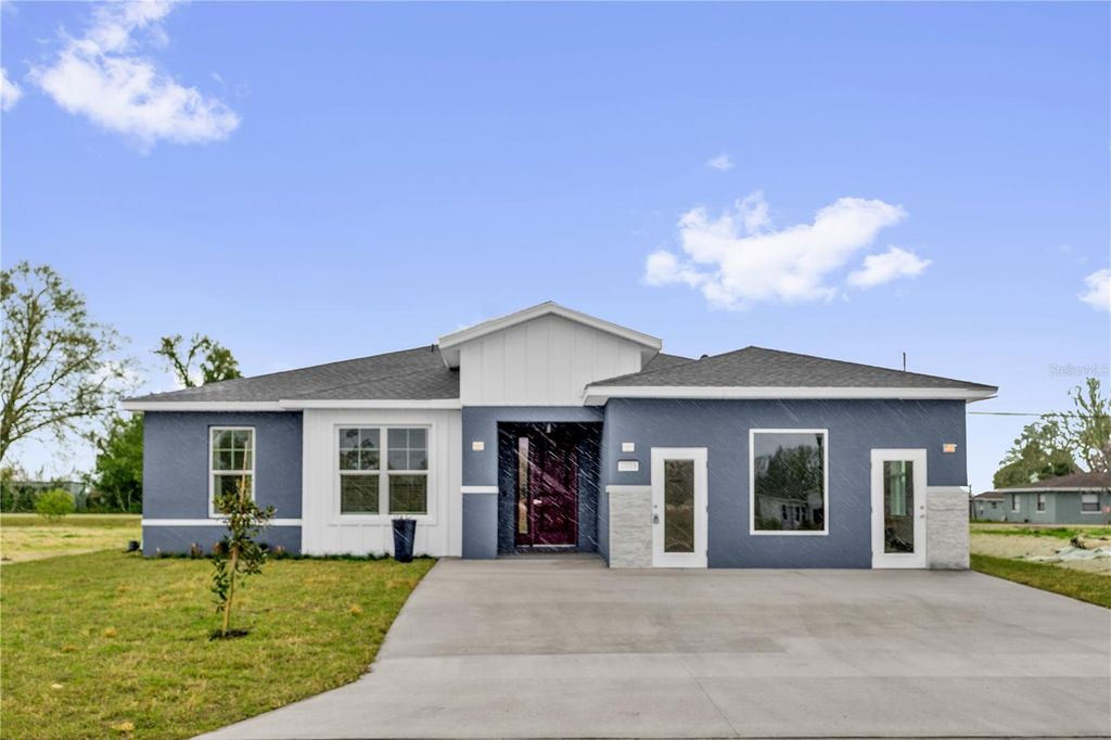 Photo of 2008 River Hawk Loop, Winter Haven, FL 33880 (MLS # S5148468)