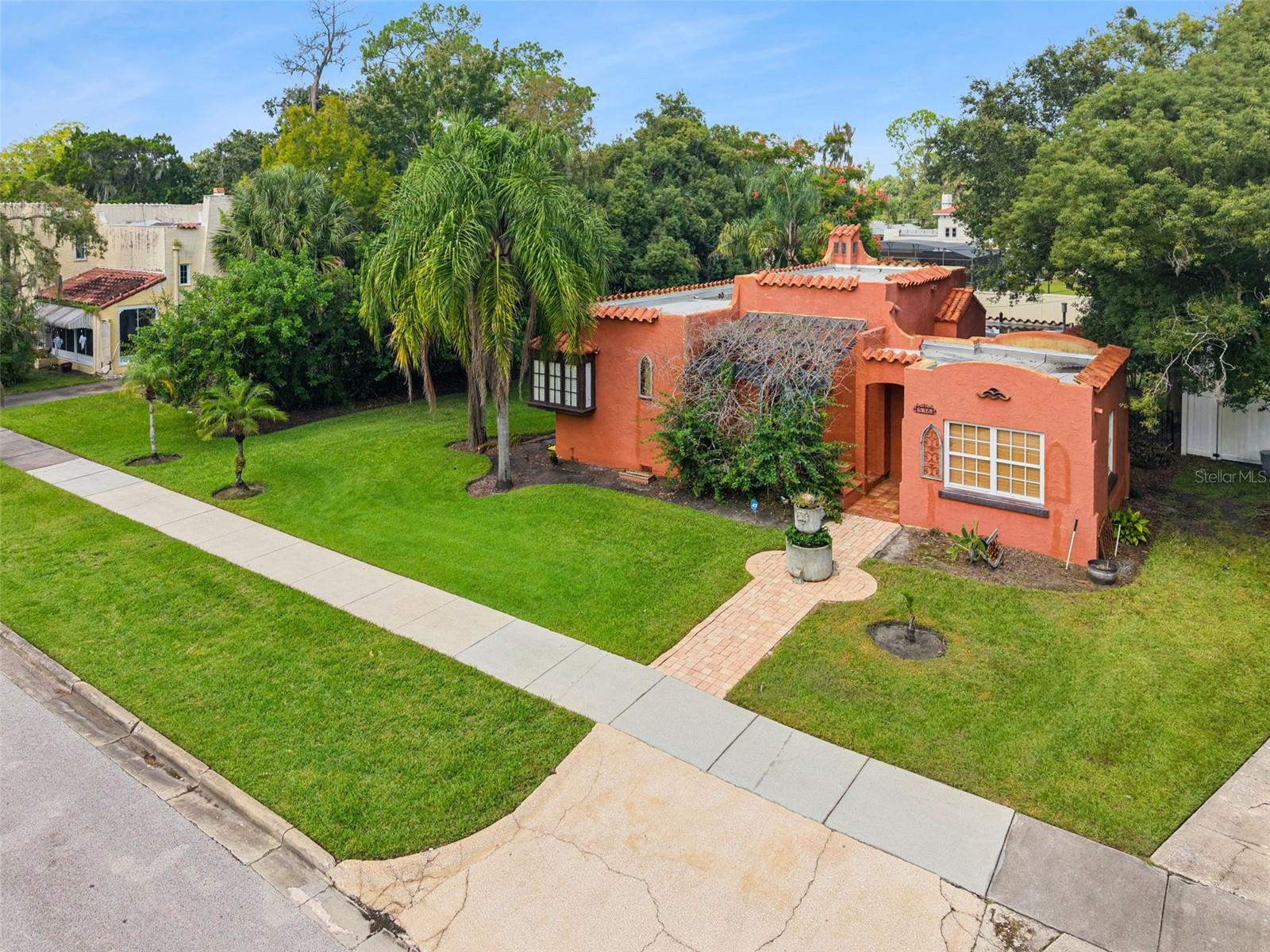 536 VALENCIA STREET