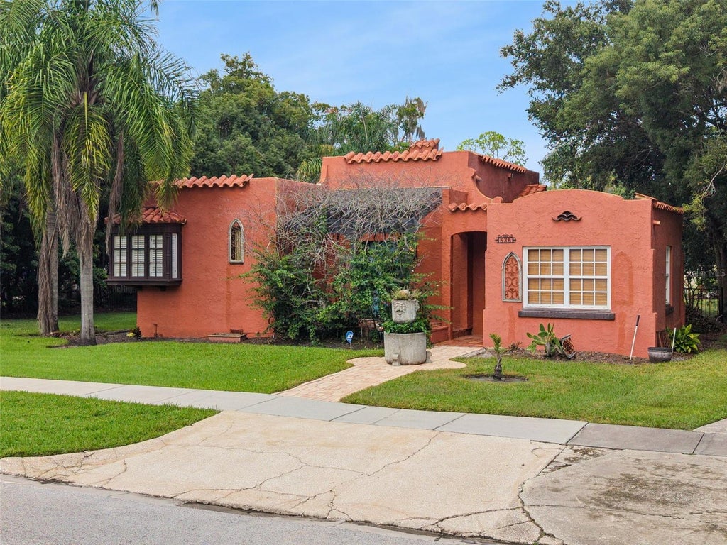 Photo of 536 Valencia Street, Sanford, FL 32771 (MLS # O6453114)