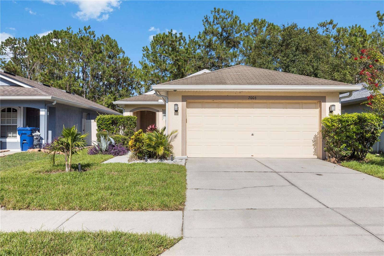 This charming 3-bedroom, 2-bath single-story home is ideal for first-time buyers or anyone looking to be in the sought after Wilderness Lake Preserve. Tucked away in a peaceful cul-de-sac with no rear neighbors, it offers both privacy and a welcoming community feel.
The open layout features tile flooring in the living room and kitchen for easy care, and the sellers will be replacing the roof before closing—a huge bonus for the next owner.
With its unbeatable price and move-in ready potential, this home is priced to sell. Don’t wait—come see this home!