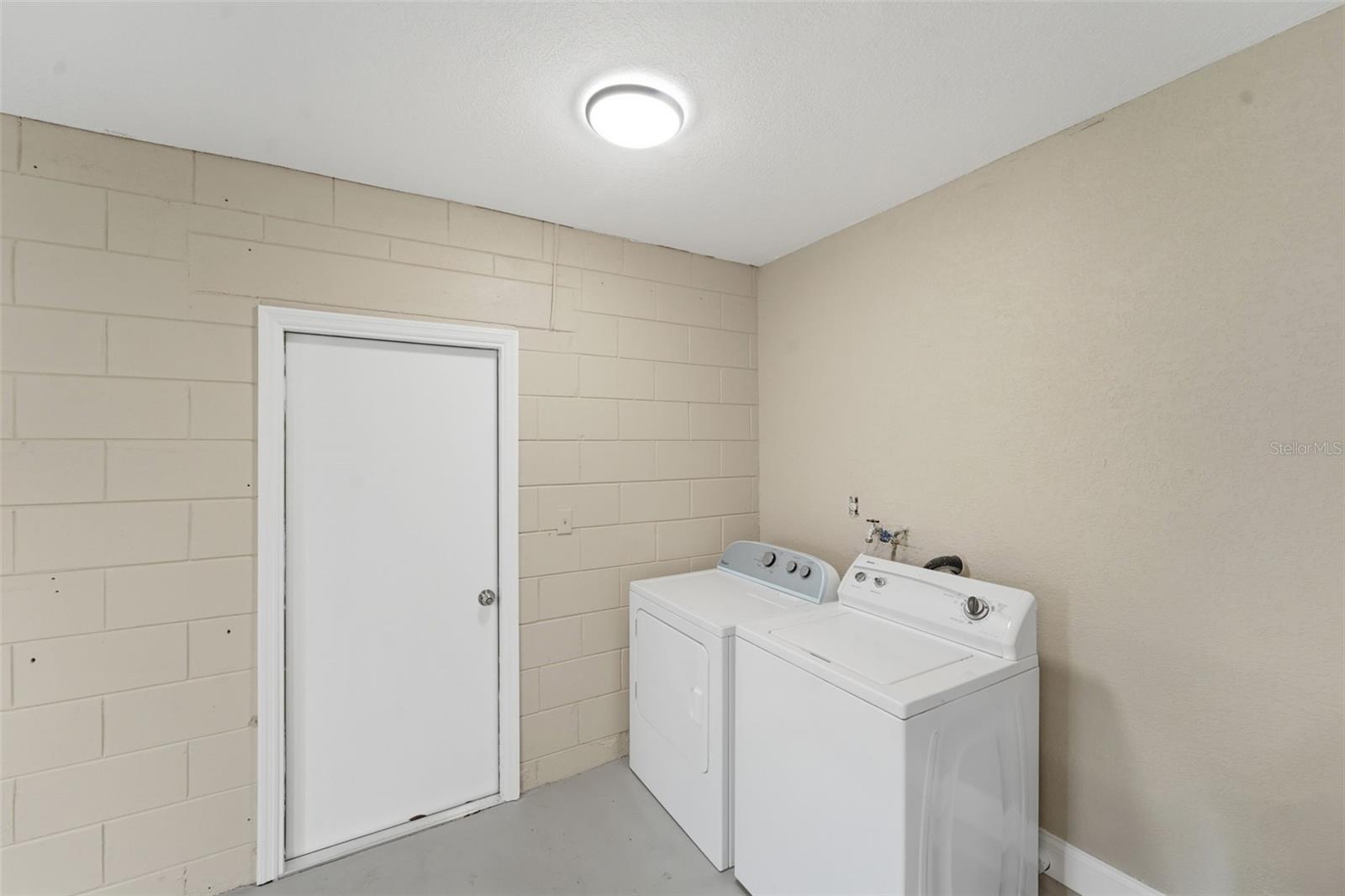 ROLLING OAKS - Residential