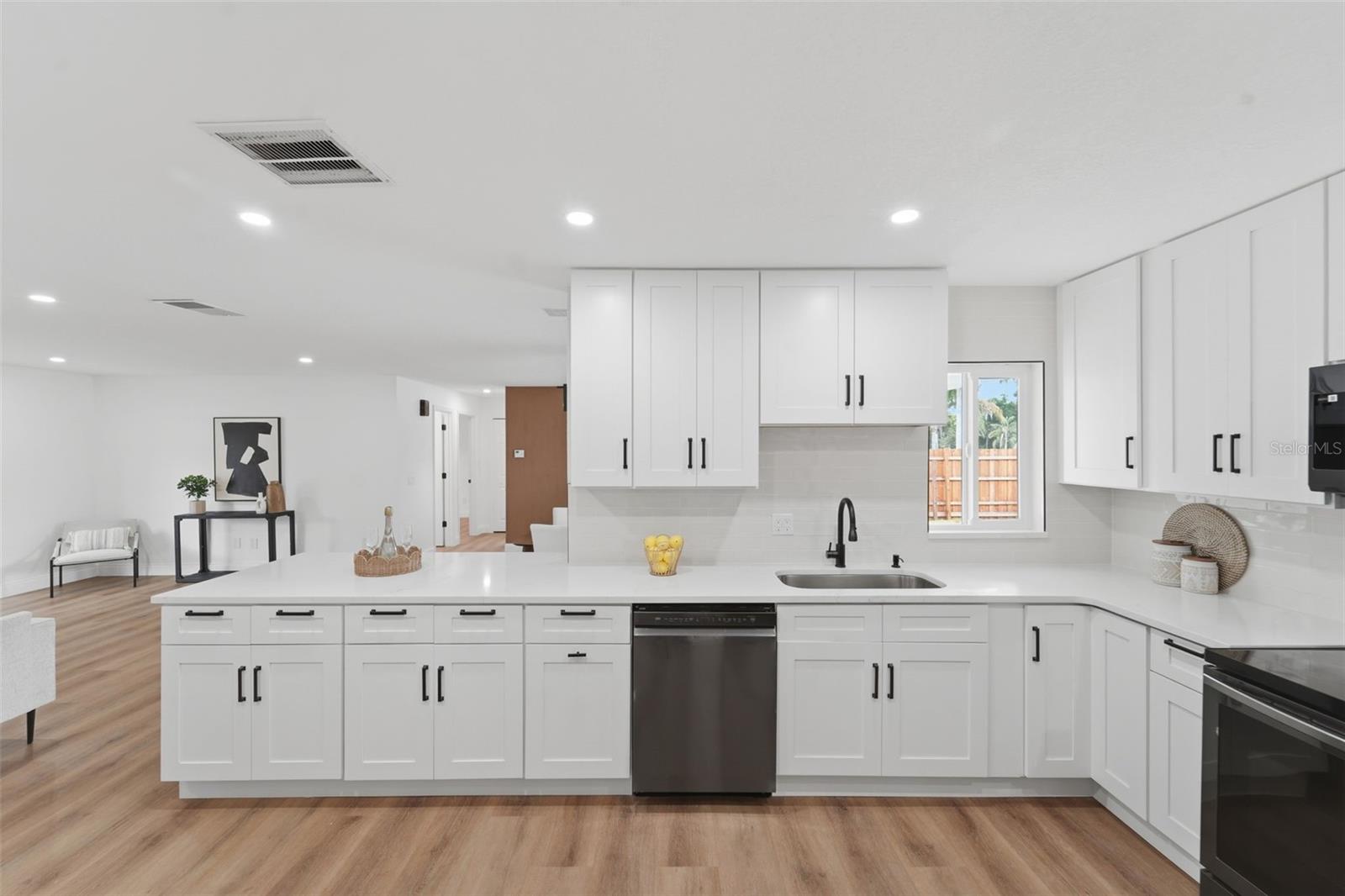 ROLLING OAKS - Residential