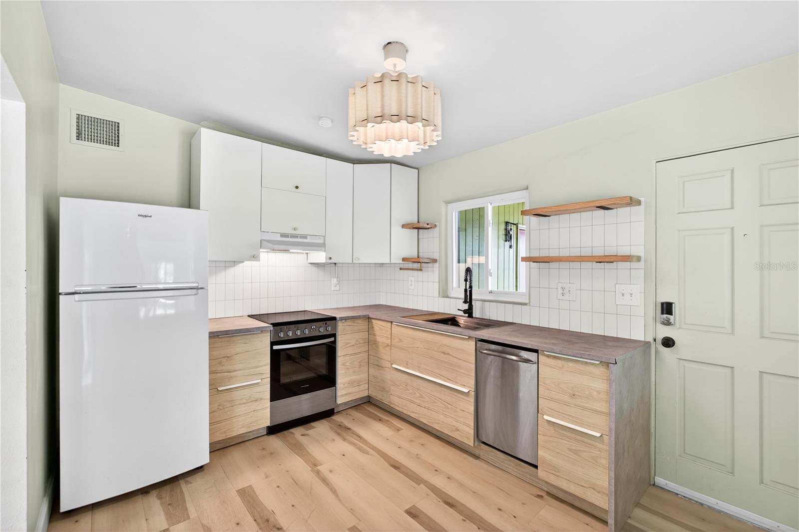 LAKE BARTON SHORES - Residential