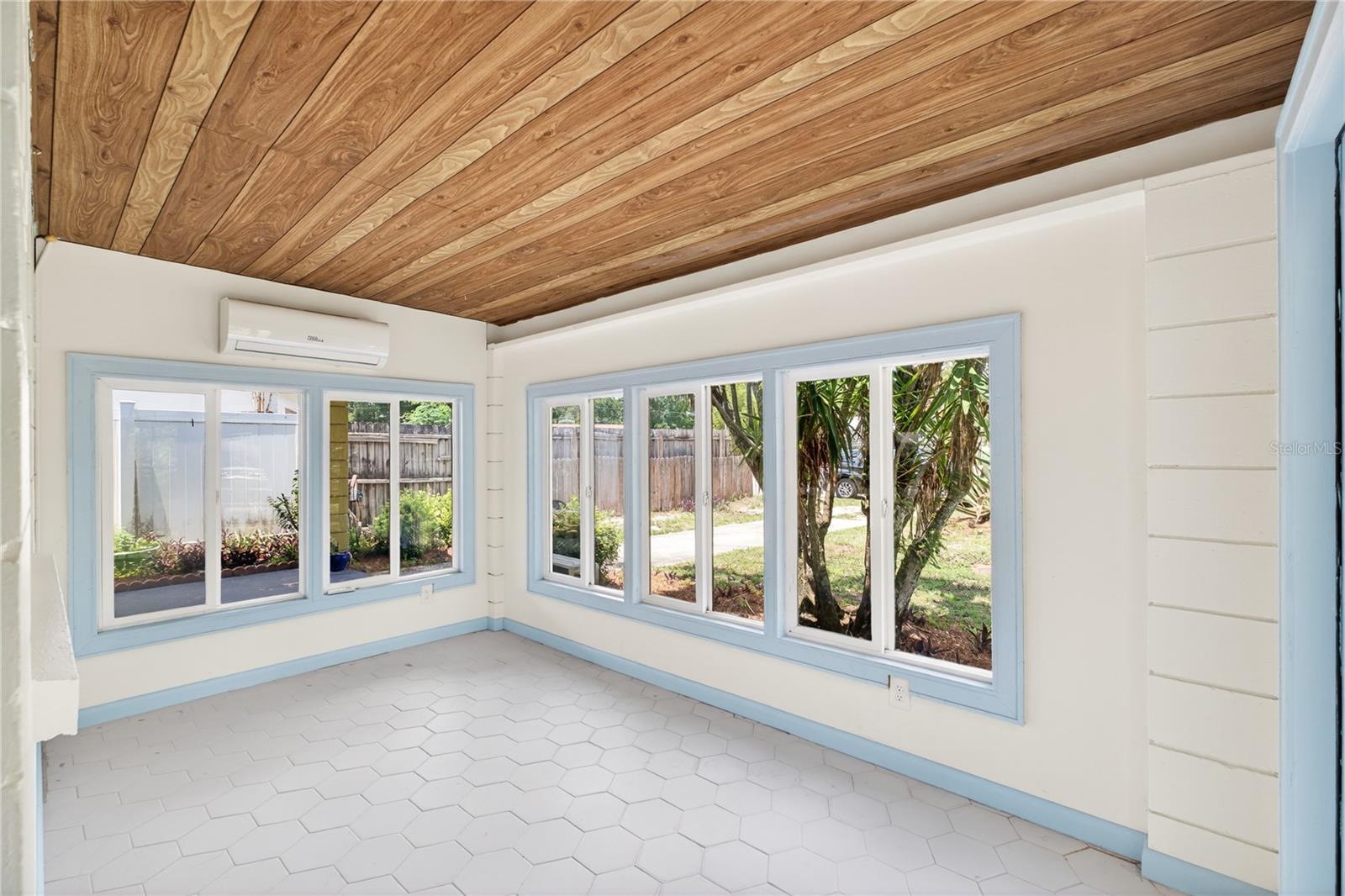 LAKE BARTON SHORES - Residential