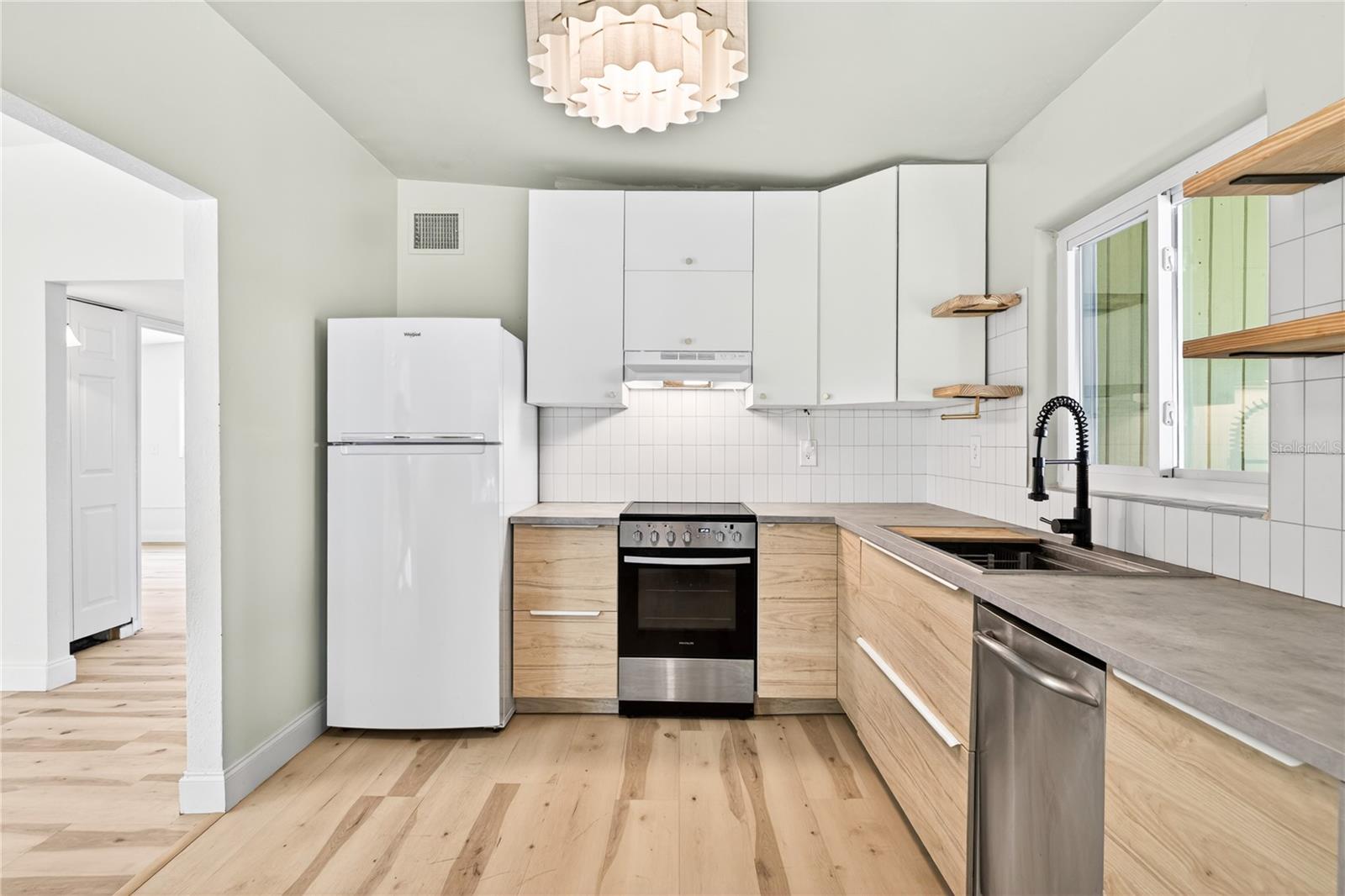 LAKE BARTON SHORES - Residential