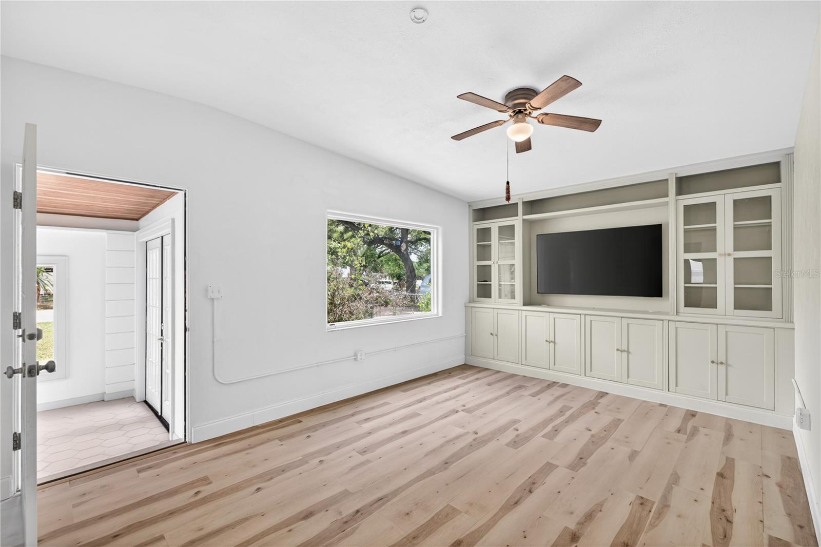 LAKE BARTON SHORES - Residential