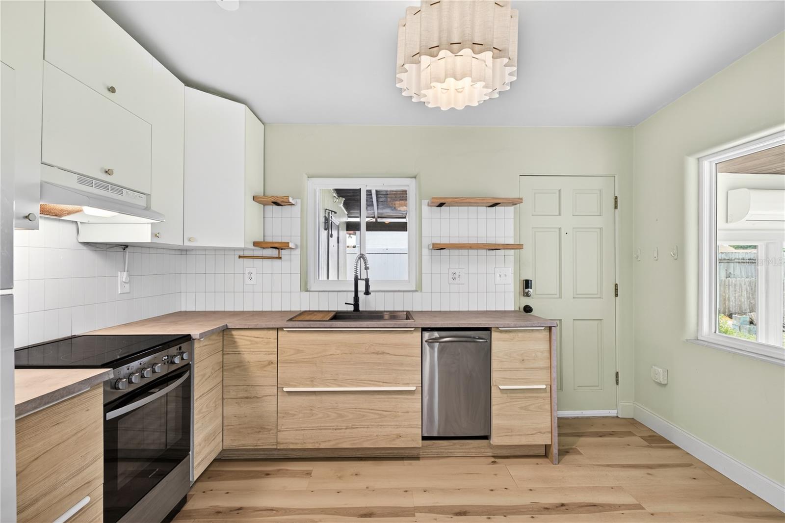 LAKE BARTON SHORES - Residential