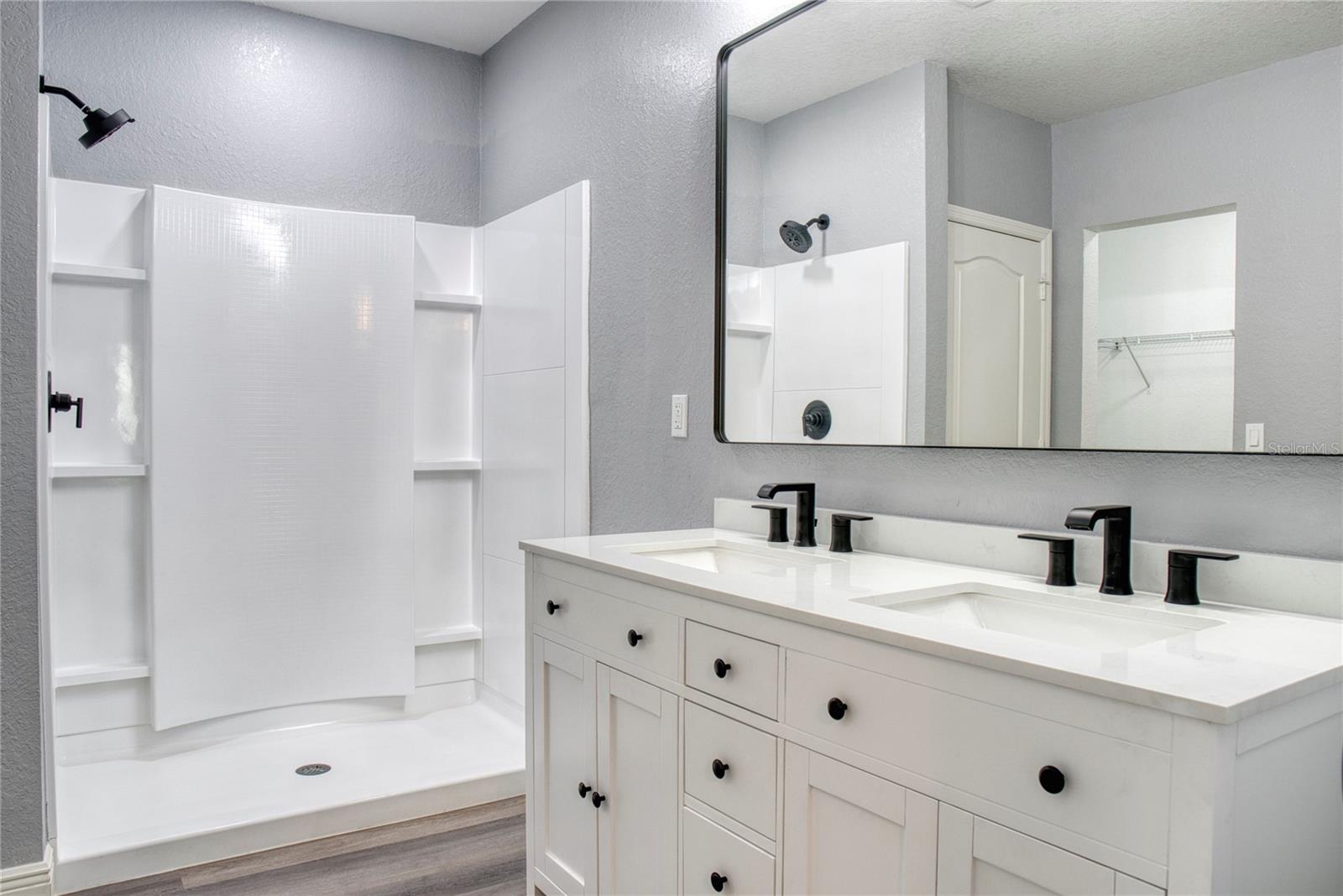 LAKE SMART ESTATES - Residential