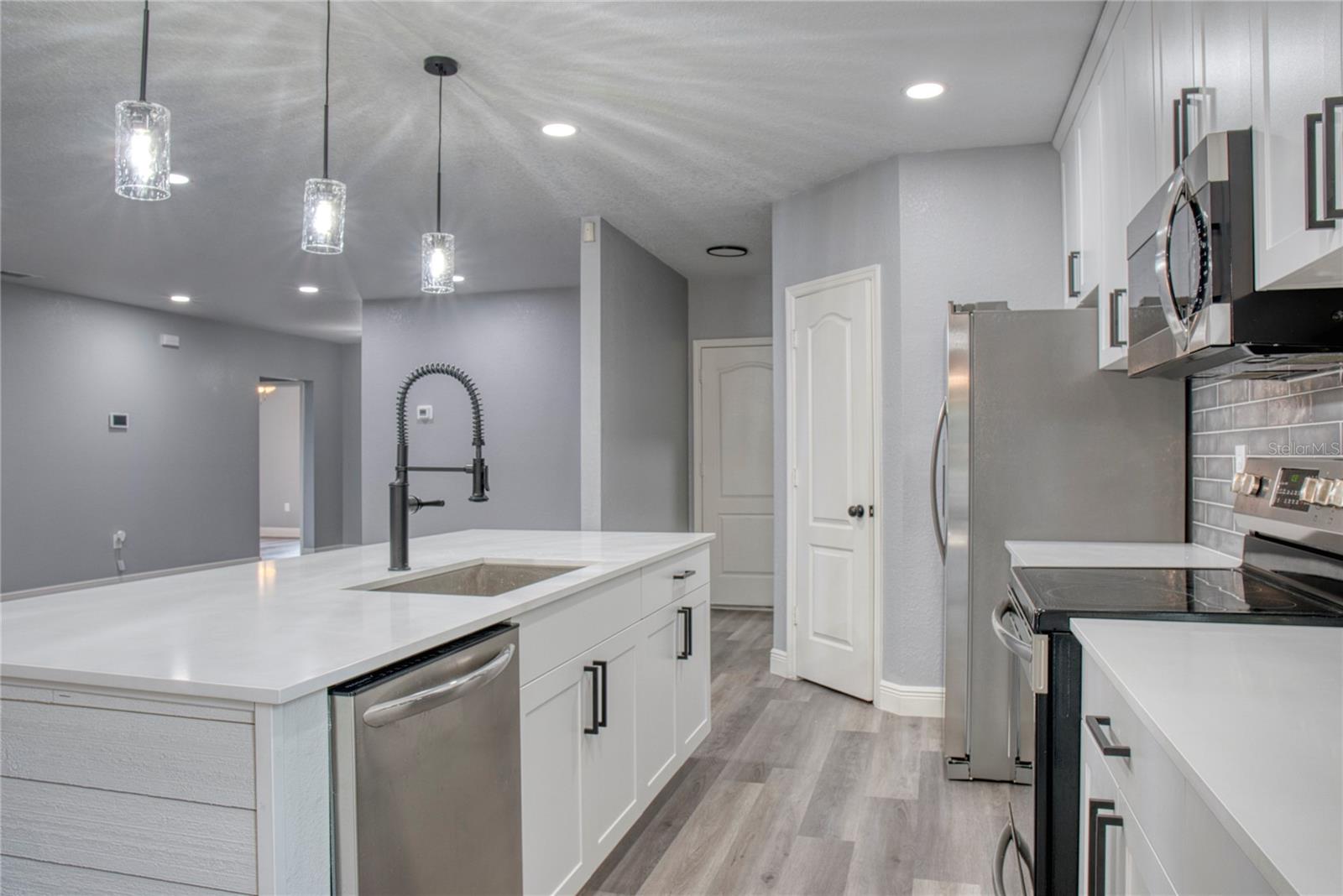 LAKE SMART ESTATES - Residential