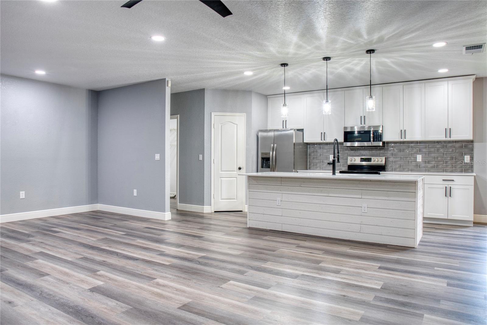 LAKE SMART ESTATES - Residential